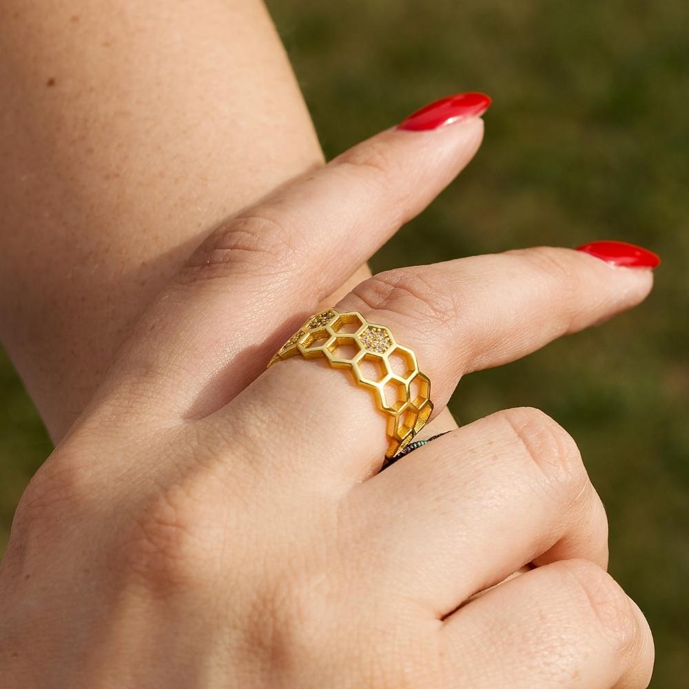 Anello nido d'ape con cristalli