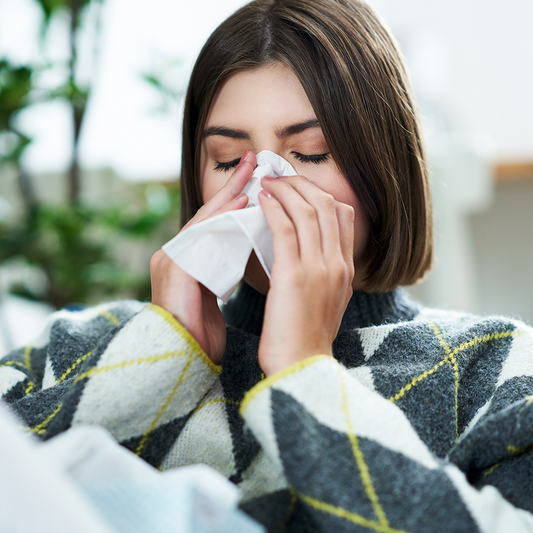 Miele e propoli per tosse, raffreddore e influenza: benefici, rimedi e uso  corretto